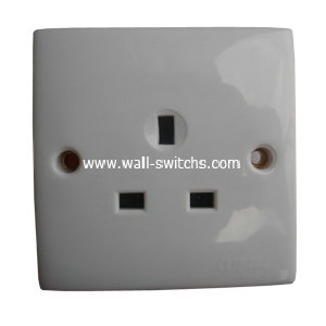 13A-3pin shuttered   socket