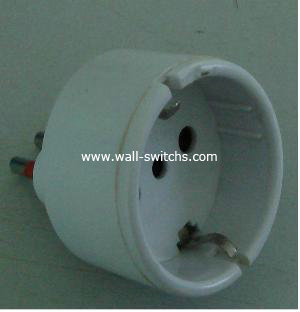 J424:10A plug-10A socket adapter/convetsion socket made in China PC copper conductive