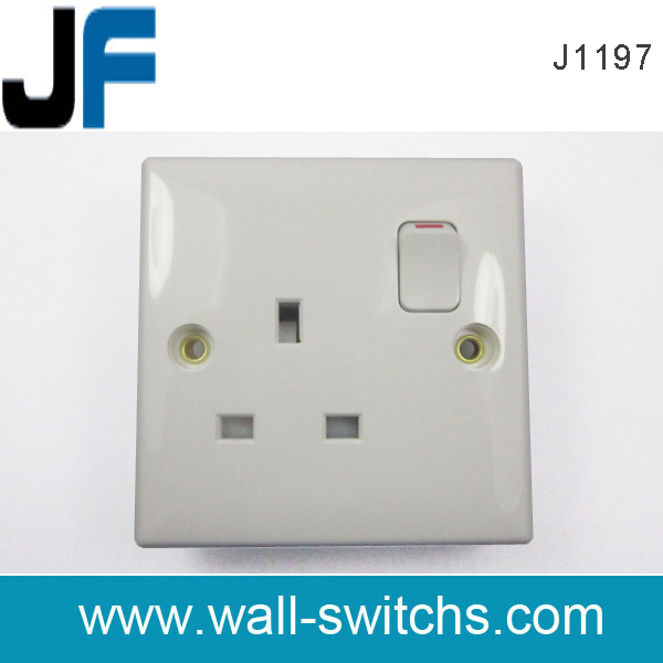 J1197 13A switched socket Qatar PC white colour 13a wall switched socket